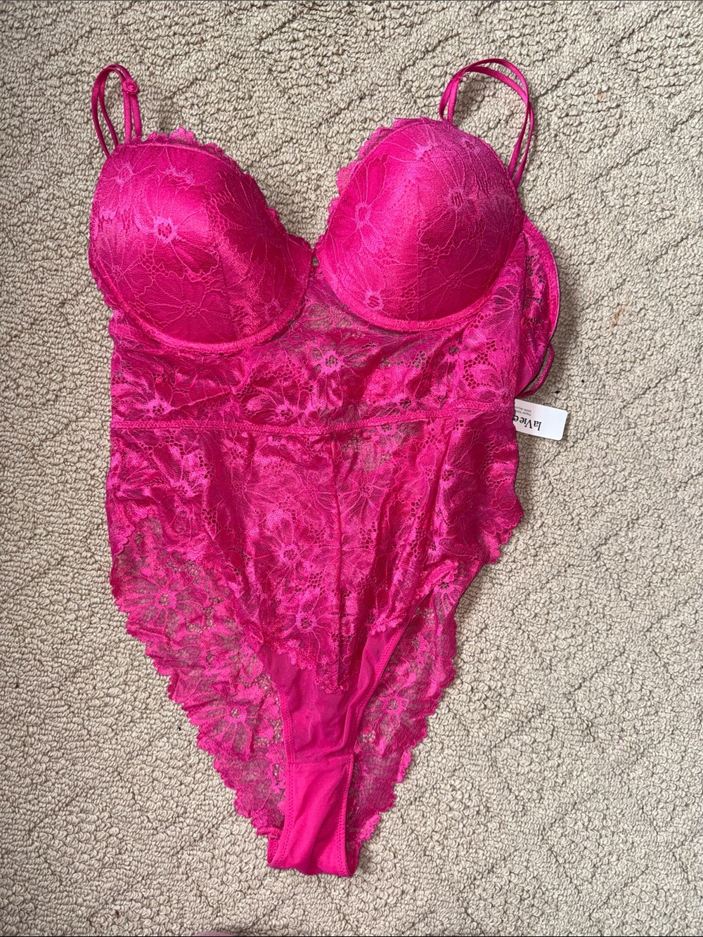 LA VIE EN ROSE | BNWT Fuchsia Lace Bra Bodysuit Size XL